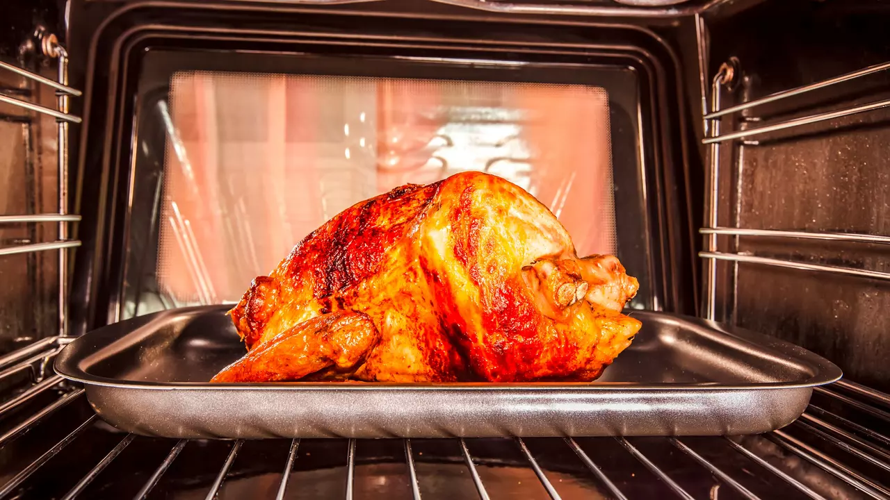 Does roasting chicken dry it out in the oven?